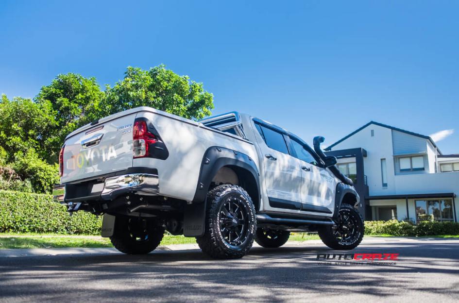 TOYOTA HILUX N80 4WD MO962 GLOSS BLACK